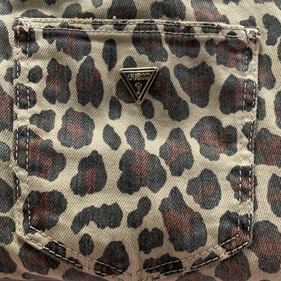 Guess | Animal Print High Rise Jeans NWOT - Picture 11 of 12